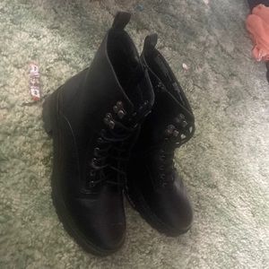 All black zip/tie boot